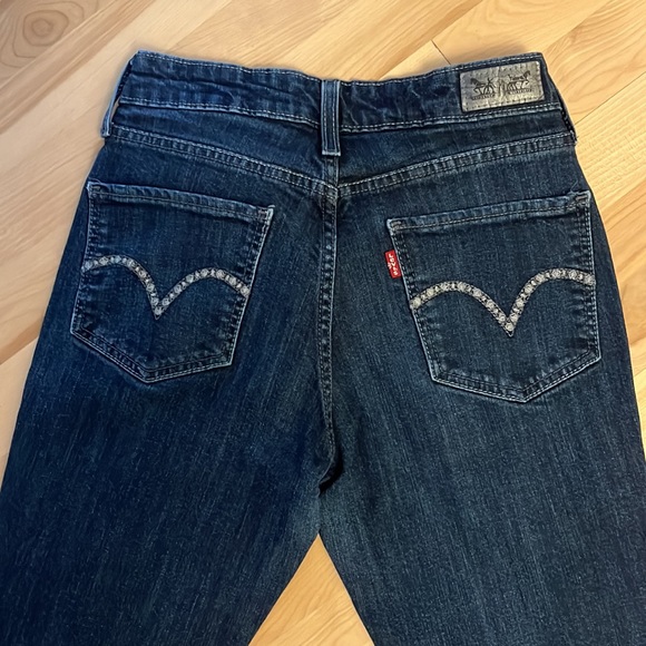Levi’s Jeans - Picture 2 of 4